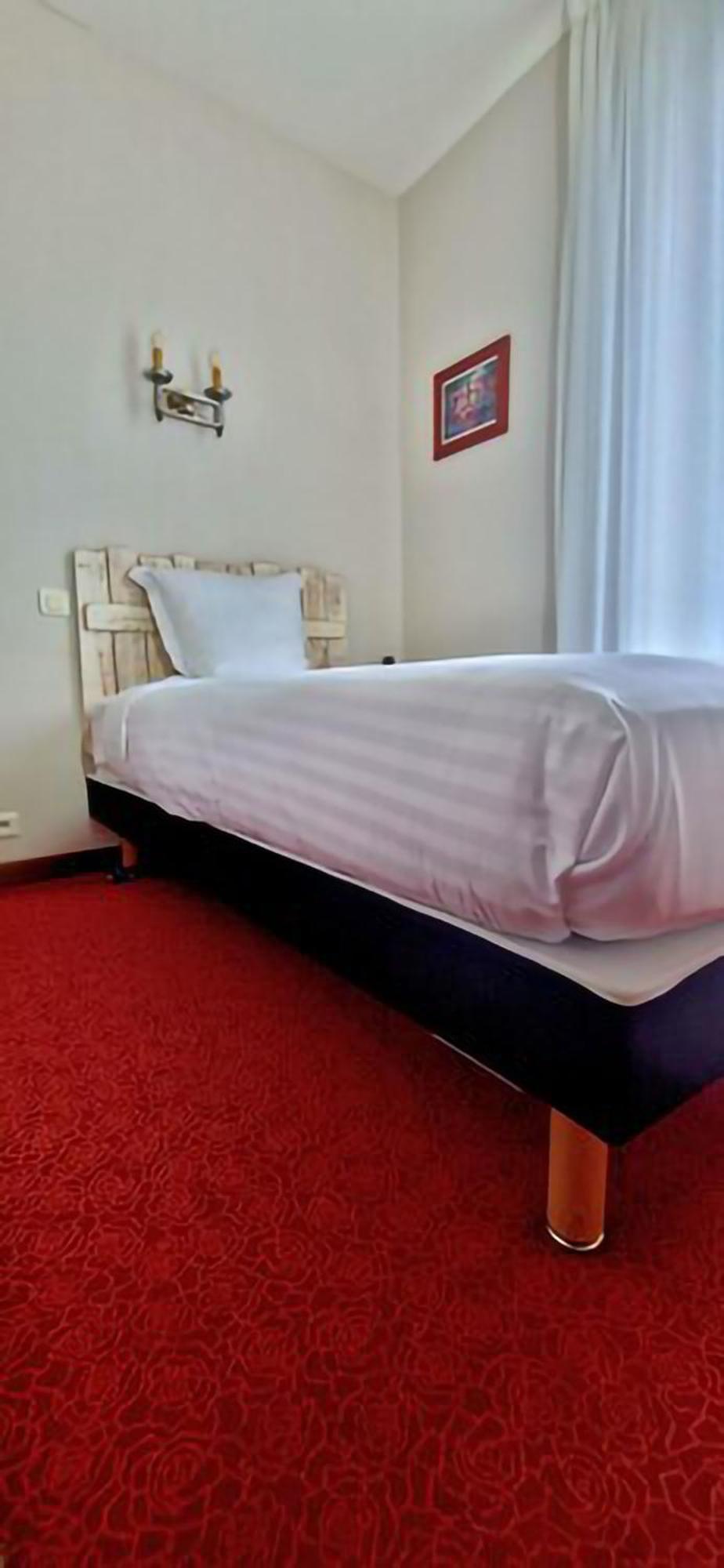 Brit Hotel Essentiel Pontivy Robic Exterior photo